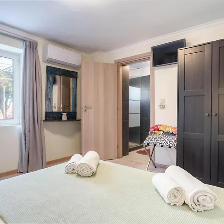 Octopus Garden, Poros-kefalonia *