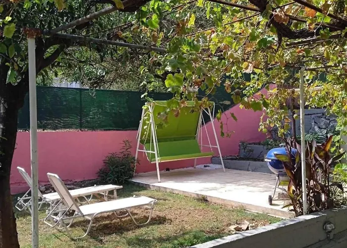 Octopus Garden, Poros-kefalonia * פורוס