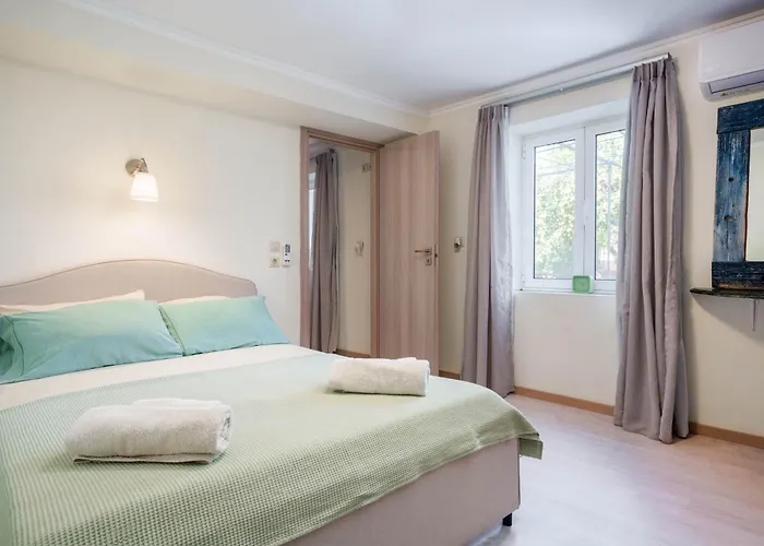 Octopus Garden, Poros-kefalonia